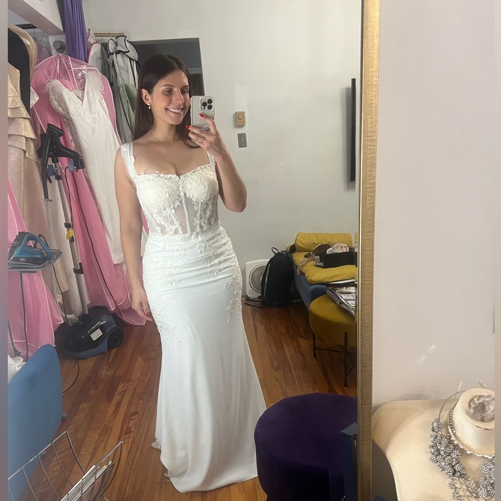 Elegant White Wedding Dress (NWOT)